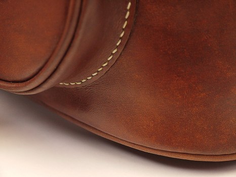 Sac à dos en cuir de zébu de madagascar, Maroquinerie IZAHO