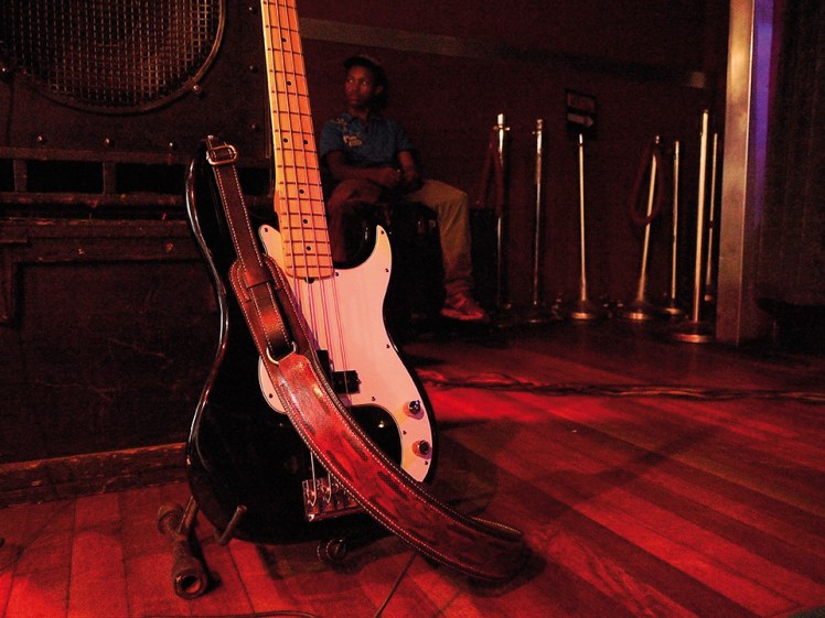 Sangle de guitare en cuir de zébu, Madagascar, Izaho 4