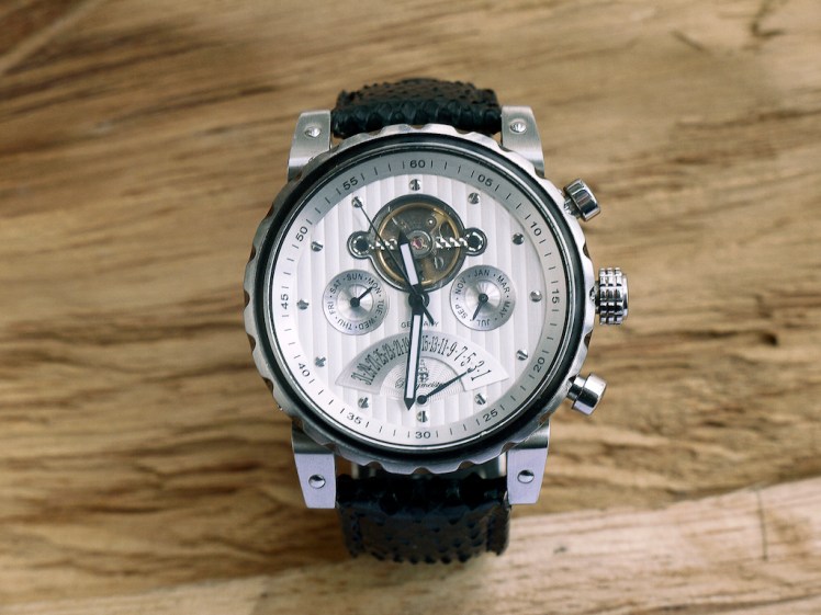 Bracelet en cuir sur mesure, maroquinerie Izaho Madagascar 3